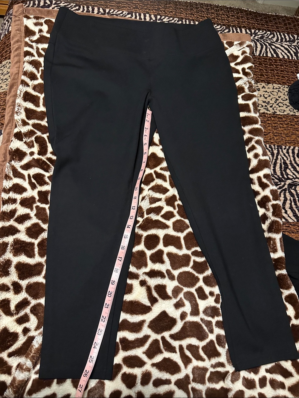 LUXE SLIMS, Black Stretch Ponte Leggings, size 2x (20-22).